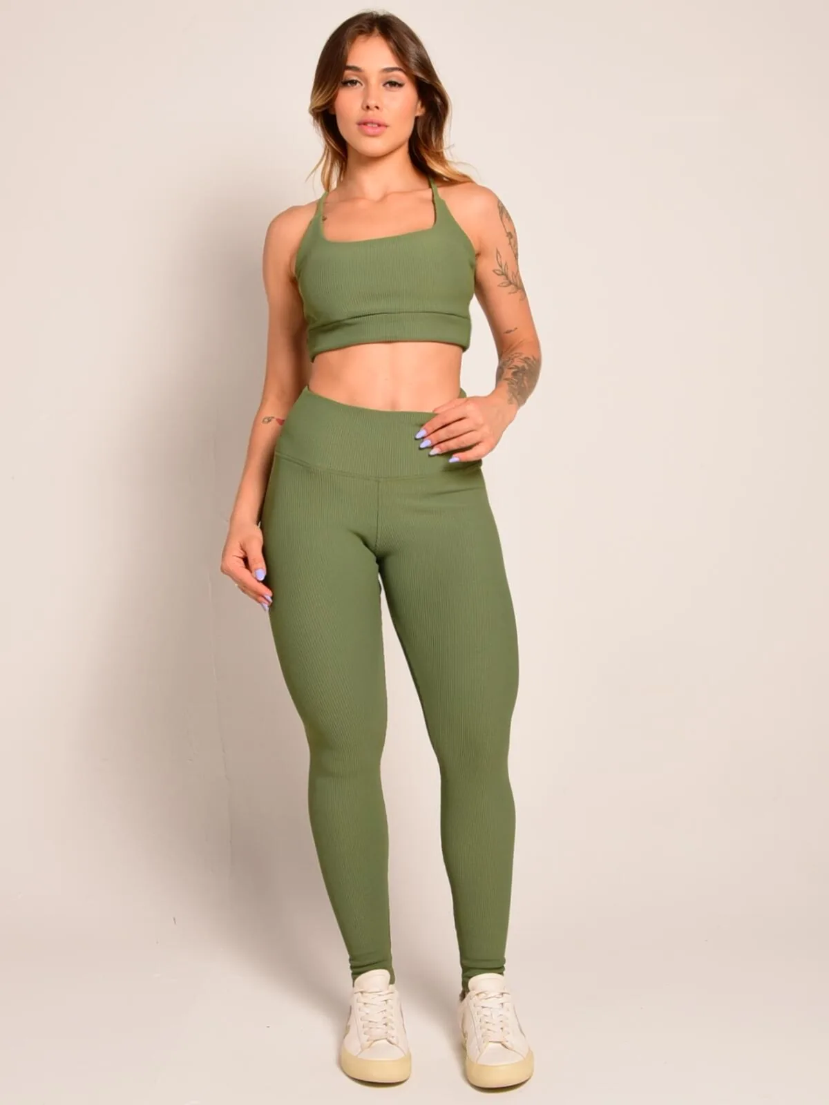 Essence Paris in Green — photo 1
